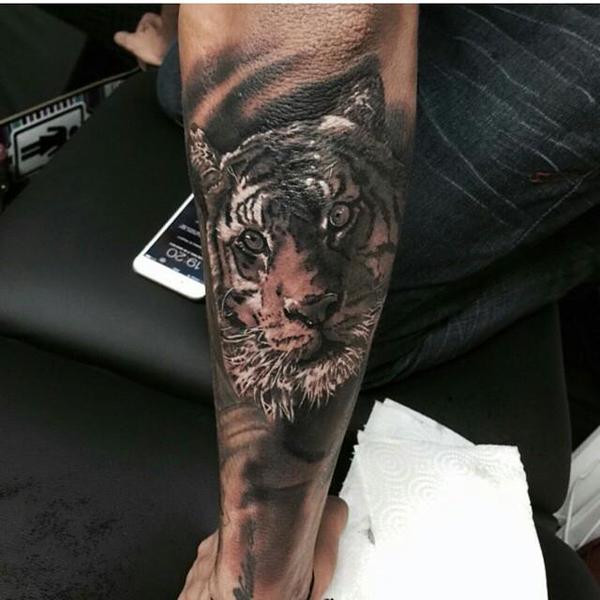 ‘Tiger’ Tattoo of neymar